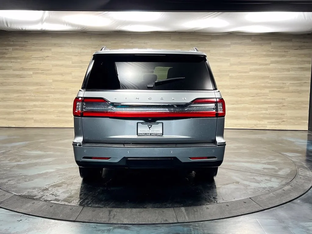 Lincoln Navigator photo 19