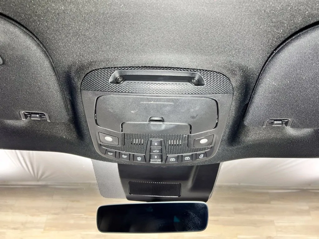 Lincoln Navigator photo 21