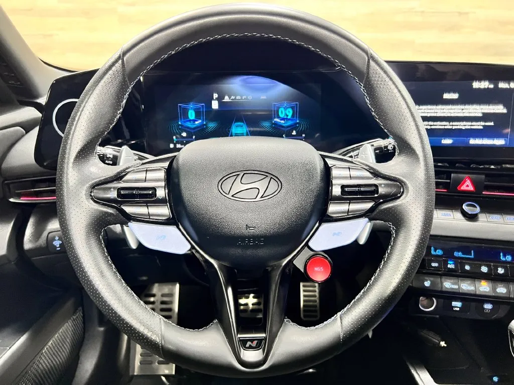 Hyundai Elantra photo 21