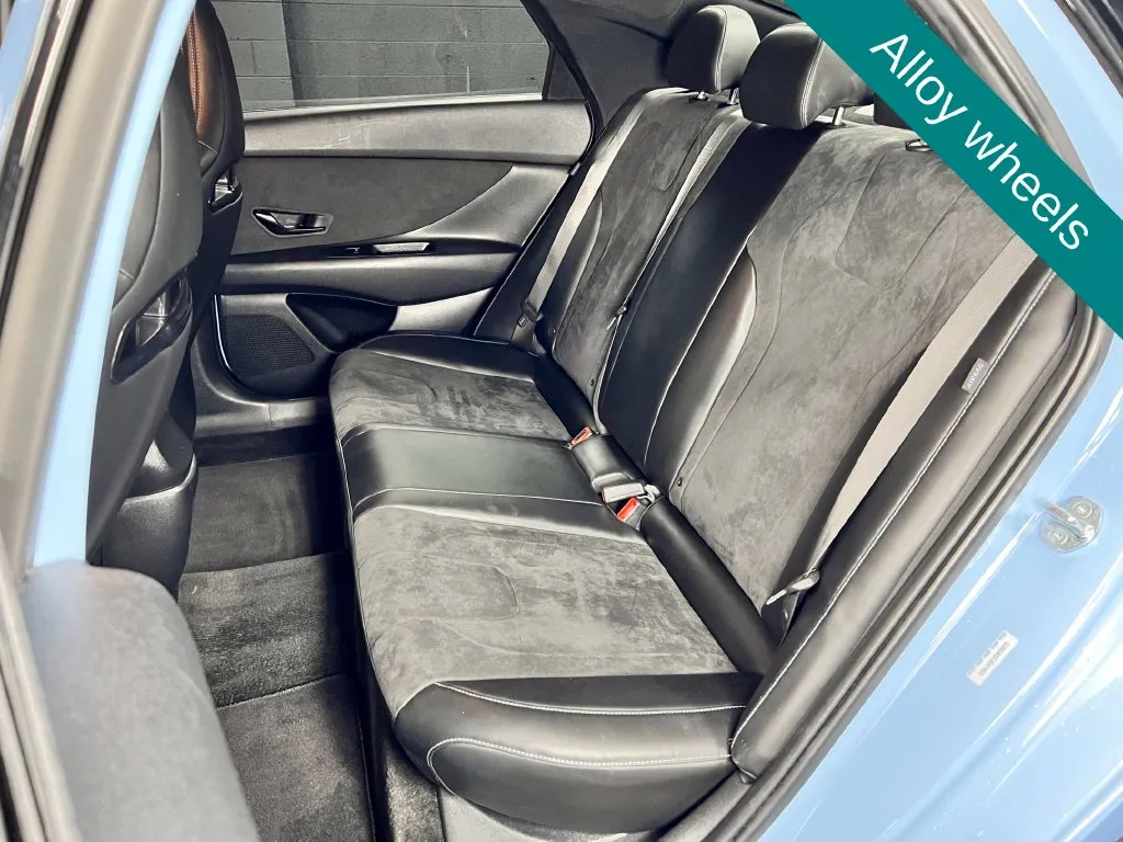 Hyundai Elantra photo 16