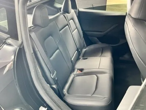 Tesla Model Y photo 17