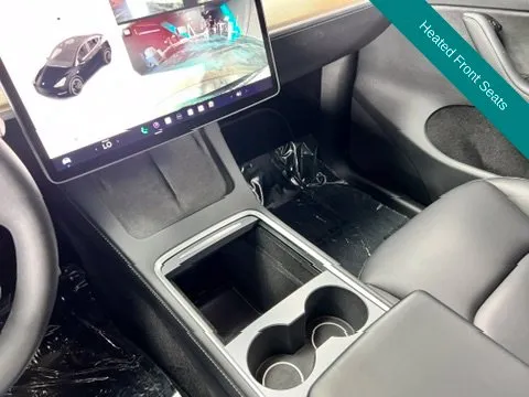 Tesla Model Y photo 12