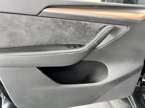 Tesla Model Y photo 22