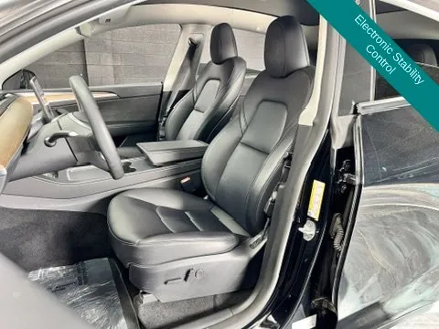 Tesla Model Y photo 6