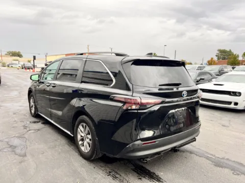 More photos of 2023 Toyota Sienna XLE at Parkline Motors, UT