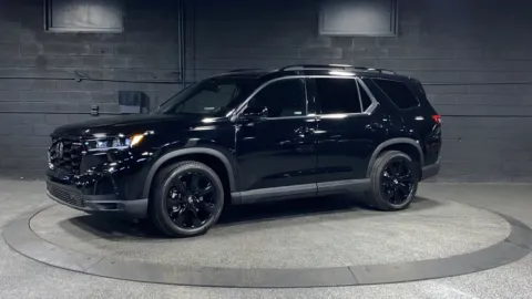 More photos of 2025 Honda Pilot Black Edition at Parkline Motors, UT