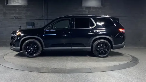 More photos of 2025 Honda Pilot Black Edition at Parkline Motors, UT