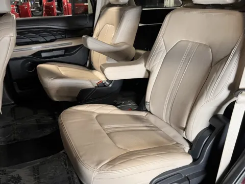 More photos of 2023 Ford Expedition Platinum at Parkline Motors, UT