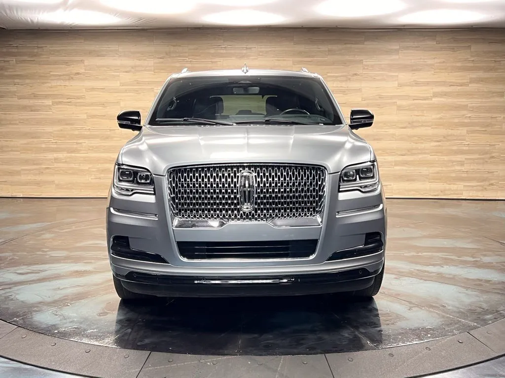 Lincoln Navigator photo 10