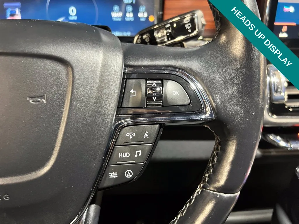 Lincoln Navigator photo 25