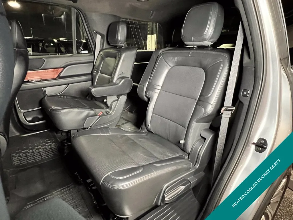 Lincoln Navigator photo 19