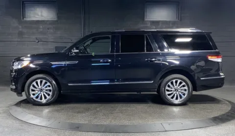 More photos of 2023 Lincoln Navigator L at Parkline Motors, UT
