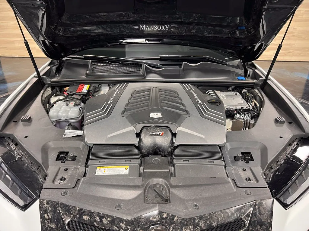 Lamborghini URUS photo 31
