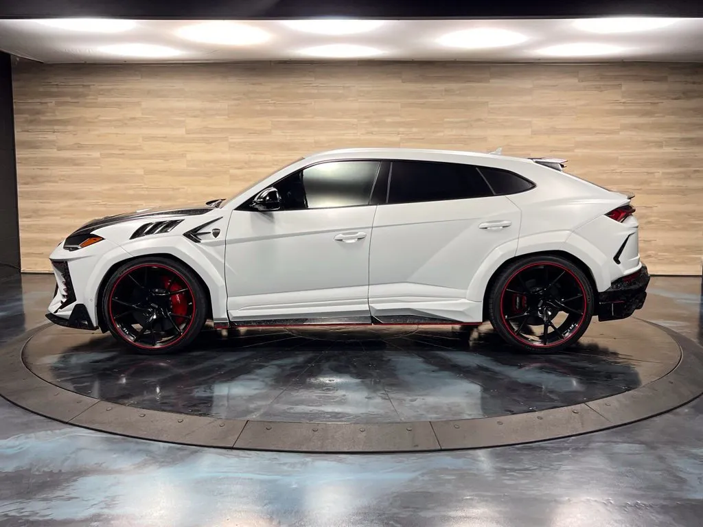 Lamborghini URUS photo 22