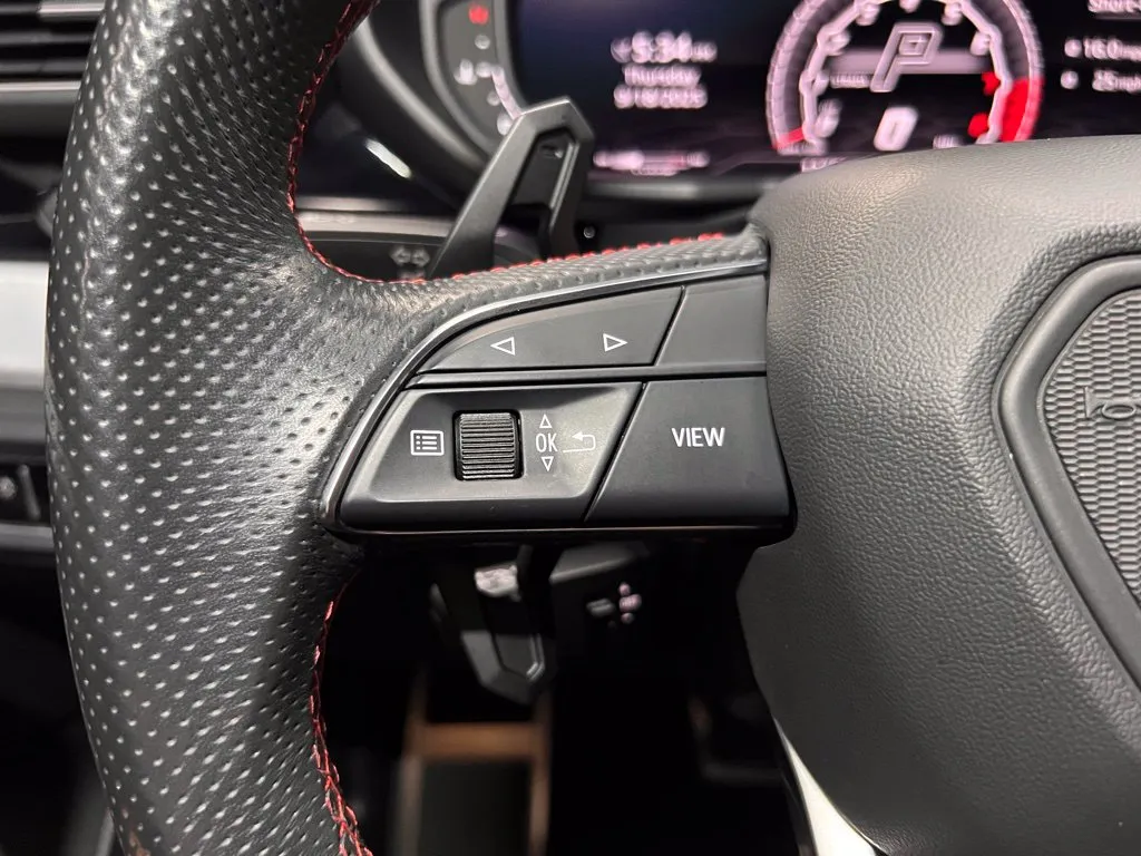 Lamborghini URUS photo 24