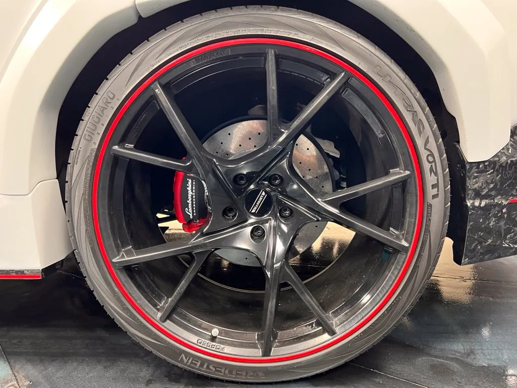 Lamborghini URUS photo 30