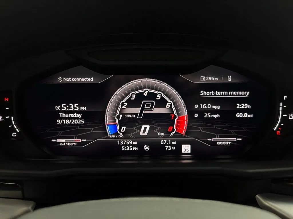 Lamborghini URUS photo 33