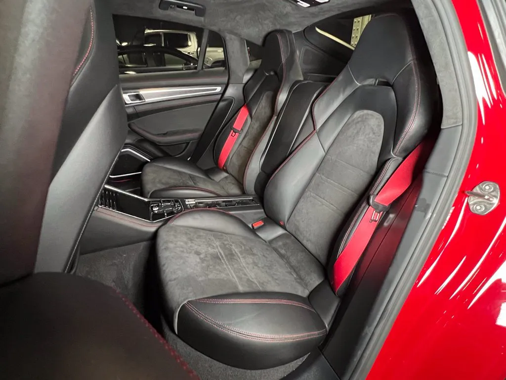Porsche Panamera photo 11
