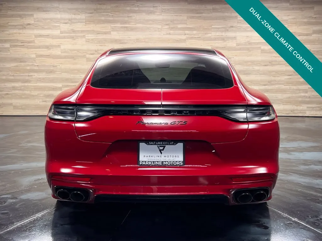 Porsche Panamera photo 16