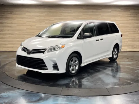 More photos of 2020 Toyota Sienna L at Parkline Motors, UT