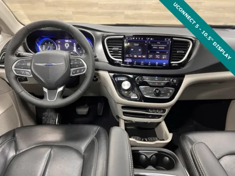 Photos of 2022 Chrysler Pacifica Touring L for sale in Salt Lake City, UT at Parkline Motors
