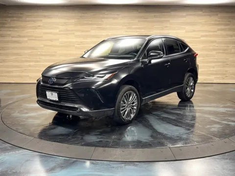 More photos of 2024 Toyota Venza XLE at Parkline Motors, UT