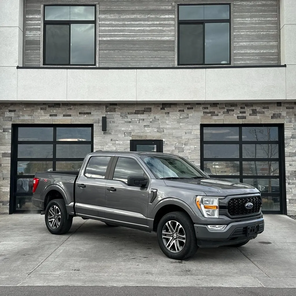 2021 Ford F-150 XL's photo