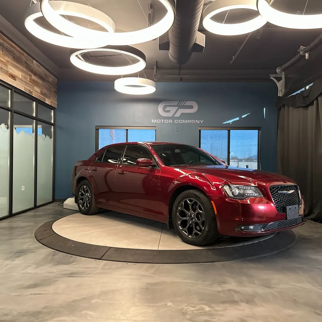 2018 Chrysler 300 S's photo