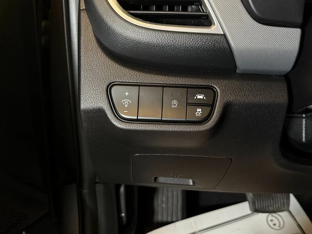 2023 Kia Seltos LX - Photo 18