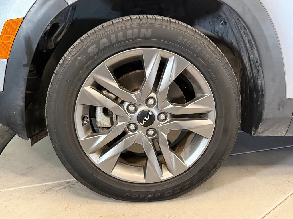 2023 Kia Seltos LX - Photo 25
