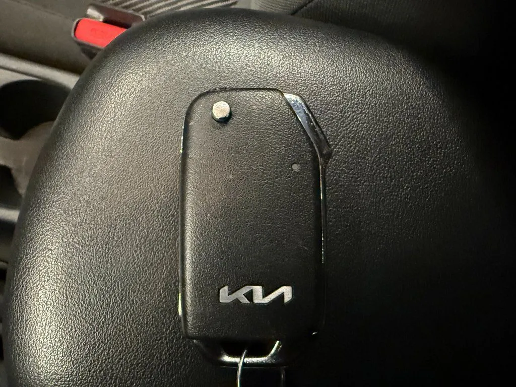 2023 Kia Seltos LX - Photo 17