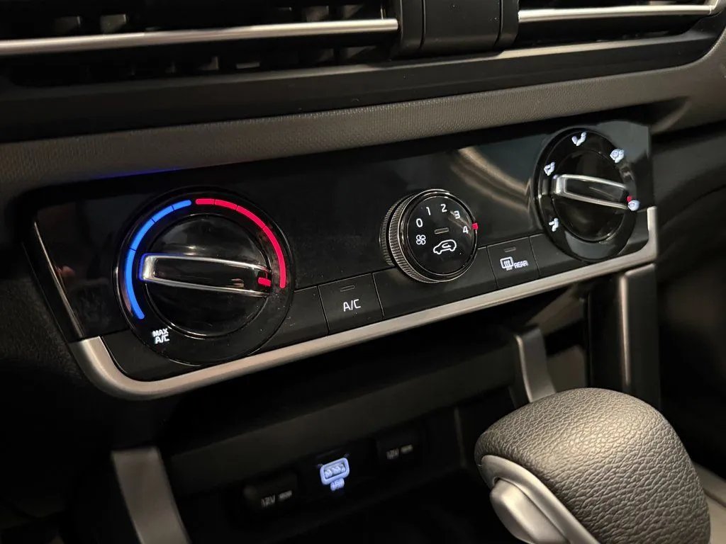2023 Kia Seltos LX - Photo 14