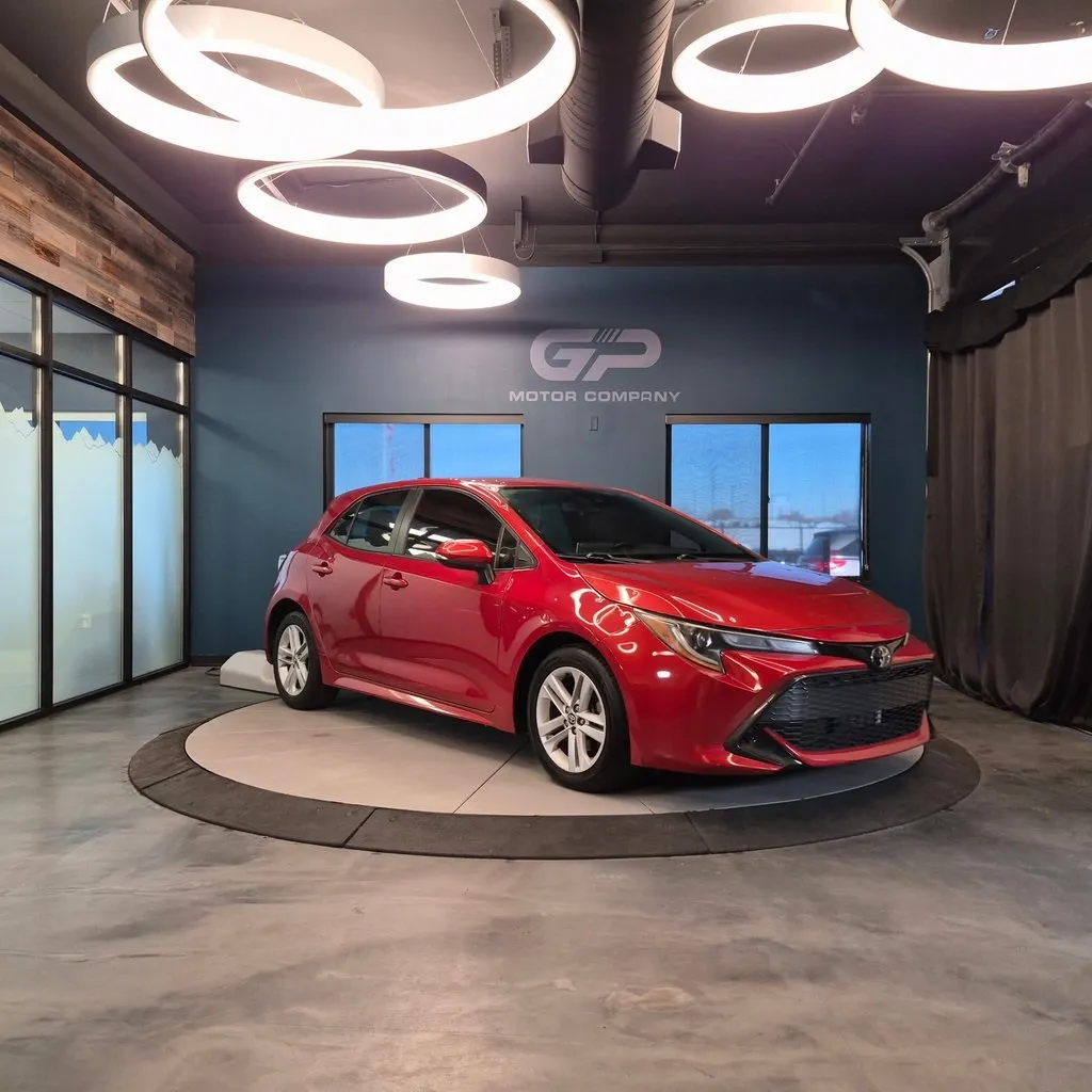 Red 2018 Toyota Corolla XLE for sale in Kaysville, UT