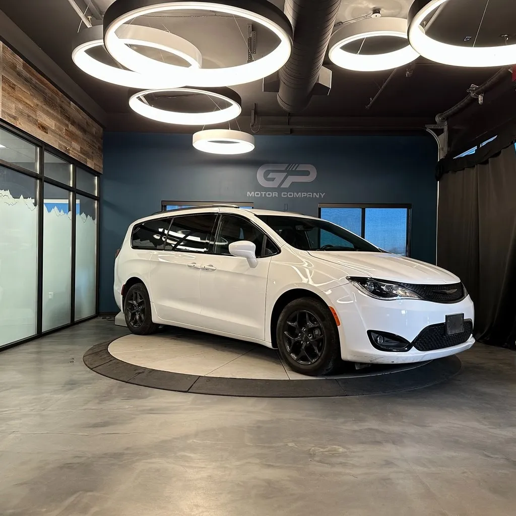 White 2020 Chrysler Pacifica Touring L for sale in Kaysville, UT