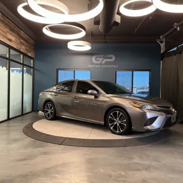 Gray 2018 Toyota Camry SE for sale in Kaysville, UT