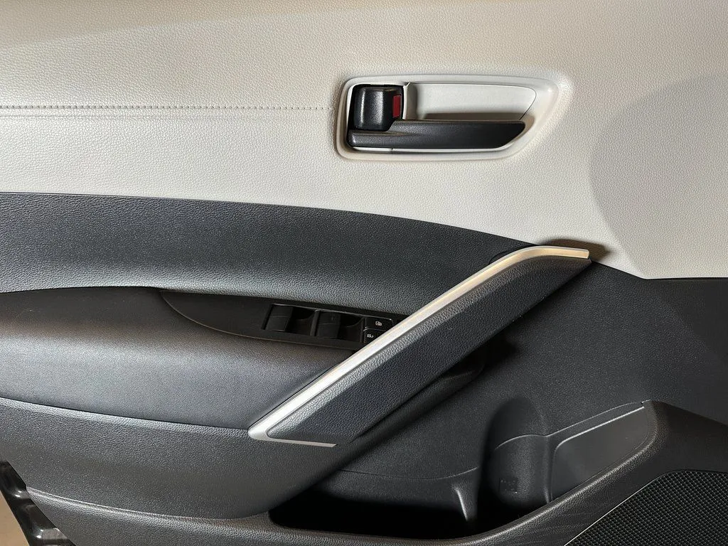 2023 Toyota Corolla Cross L - Photo 17