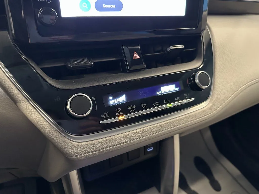 2023 Toyota Corolla Cross L - Photo 13