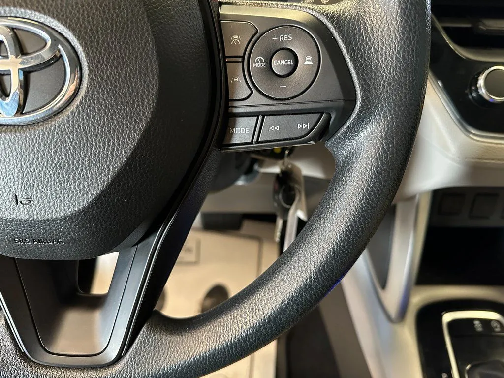 2023 Toyota Corolla Cross L - Photo 10