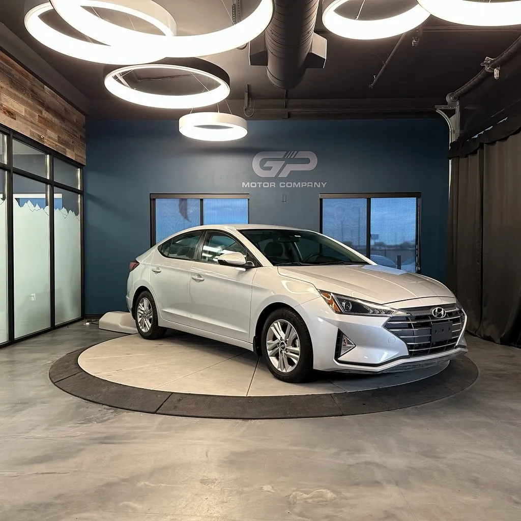 2019 Hyundai Elantra SEL's photo
