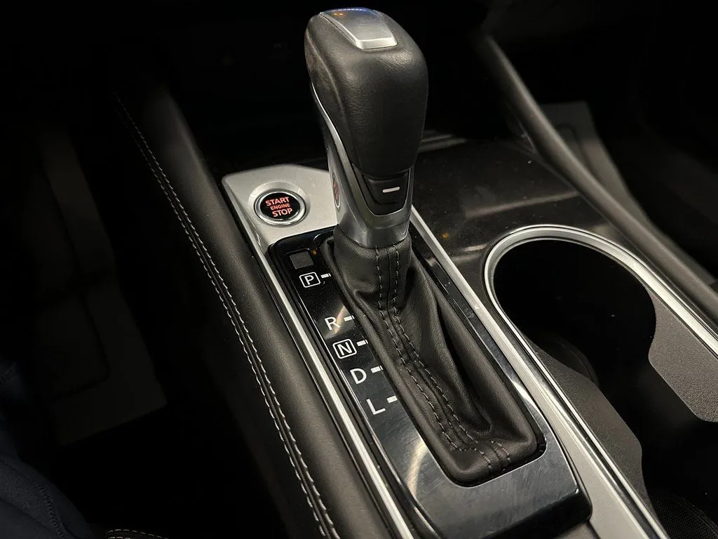 Nissan Altima photo 16
