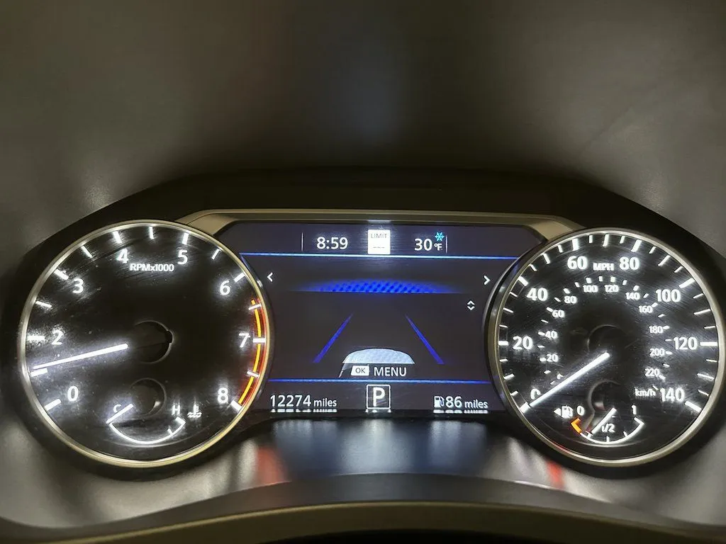 Nissan Altima photo 9