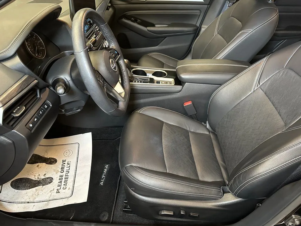 Nissan Altima photo 20