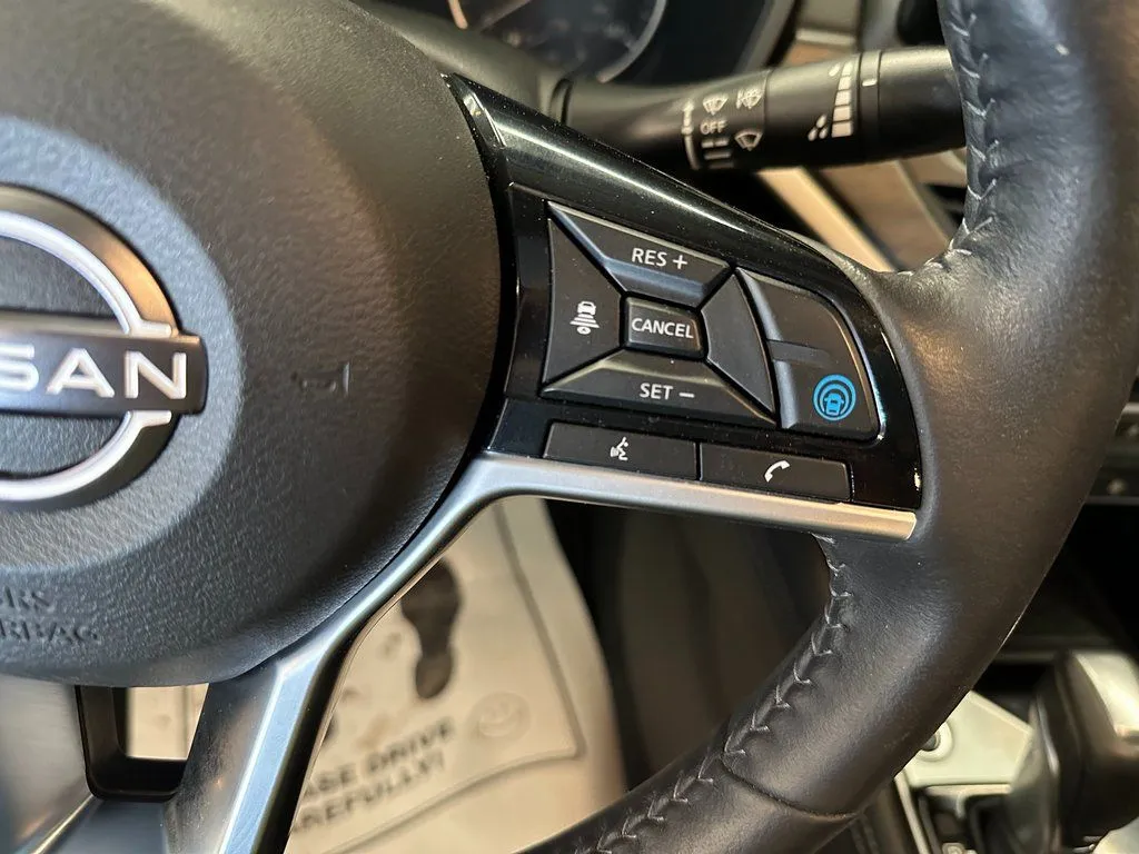 Nissan Altima photo 11