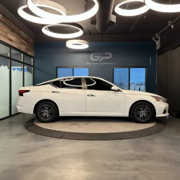 Photos of 2019 Nissan Altima 2.5 S for sale in Kaysville, UT at GP Motor Company