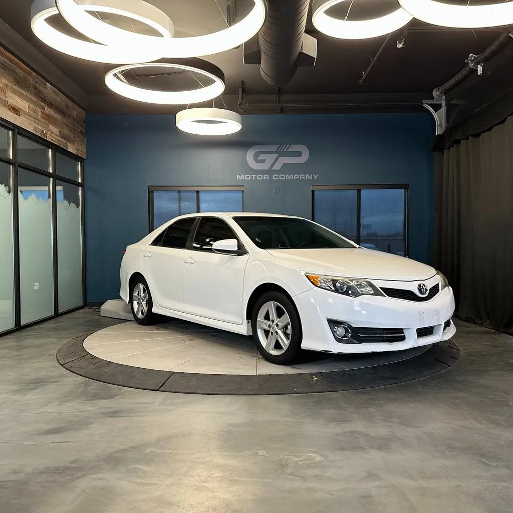 Black 2014 Toyota Camry SE for sale in Kaysville, UT