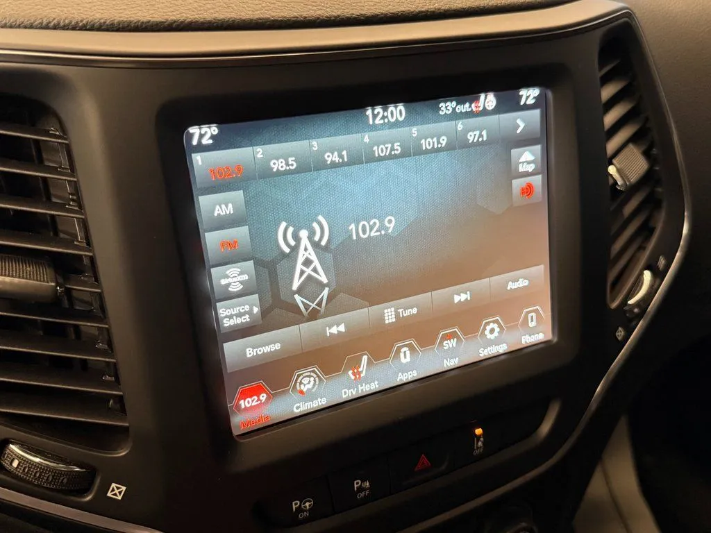 2023 Jeep Cherokee Altitude Lux - Photo 13