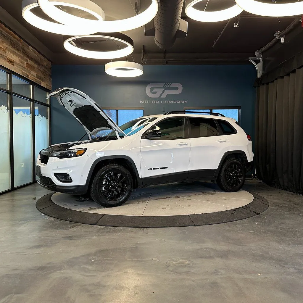 2023 Jeep Cherokee Altitude Lux - Photo 26