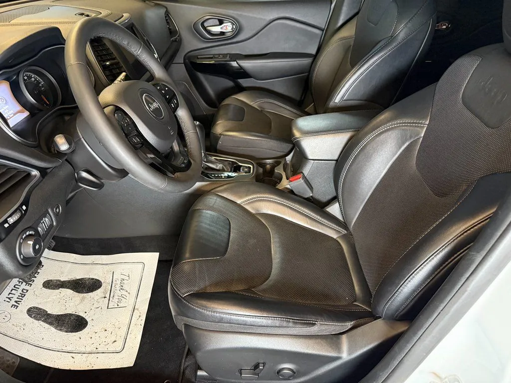2023 Jeep Cherokee Altitude Lux - Photo 22