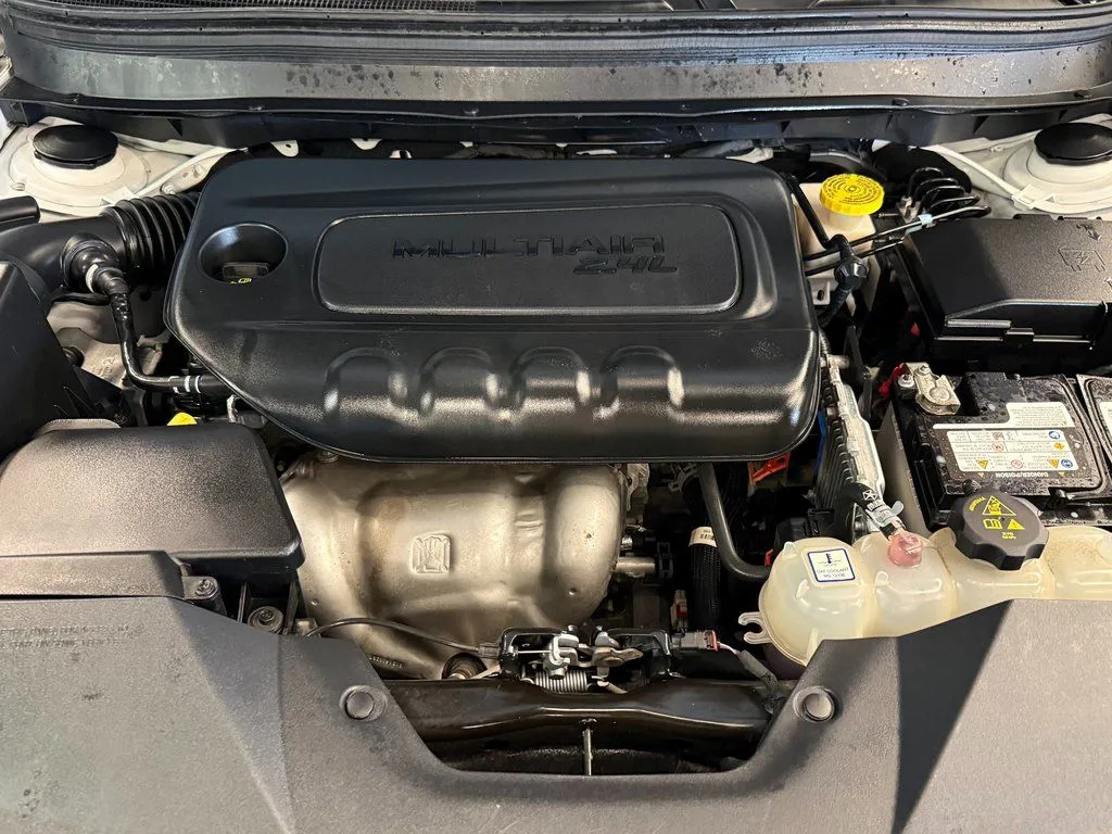 2023 Jeep Cherokee Altitude Lux - Photo 25