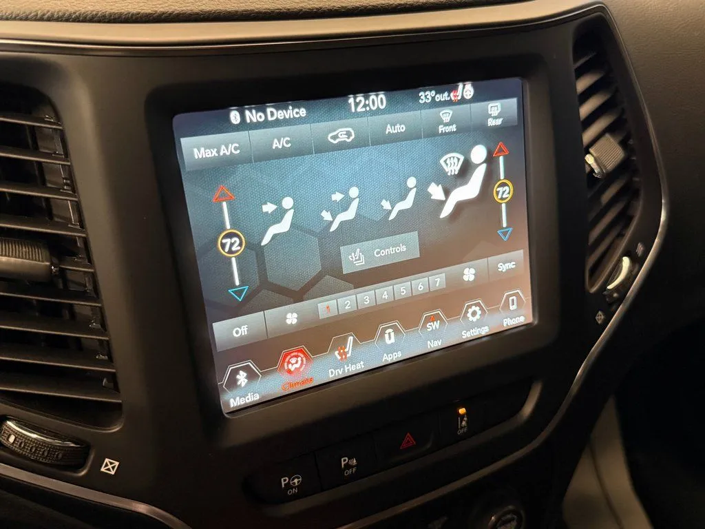 2023 Jeep Cherokee Altitude Lux - Photo 15